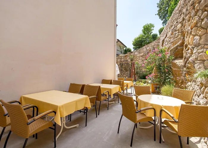 Stunning In 아파트 Mošćenička Draga